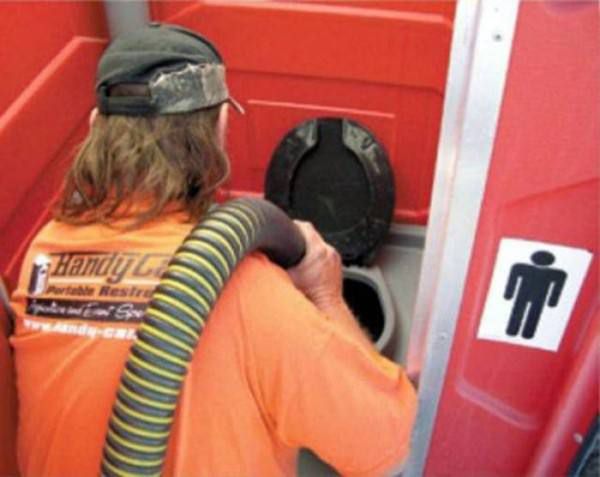 cleaning-public-toilets