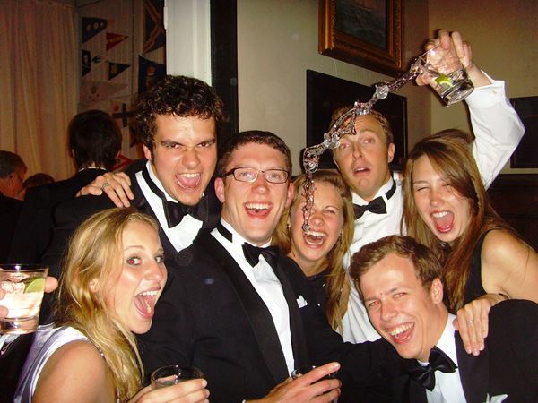 perfectly-timed-photos-party
