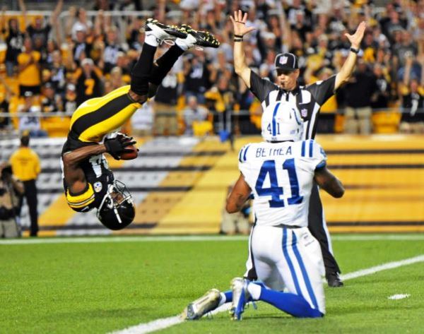 perfectly-timed-photos-touchdown