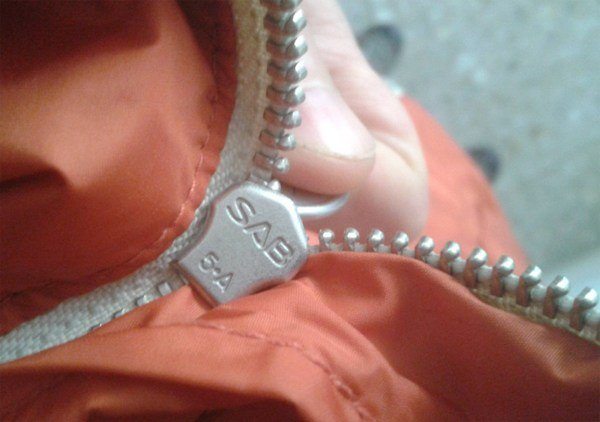 stuck-zipper