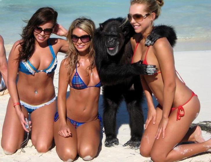 2-friends-who-definitely-stole-the-show