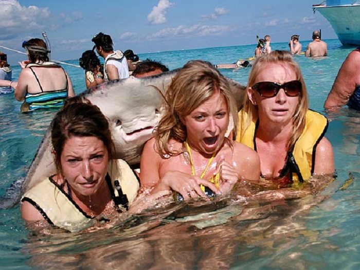 1-hilarious-tourist-photo-fails
