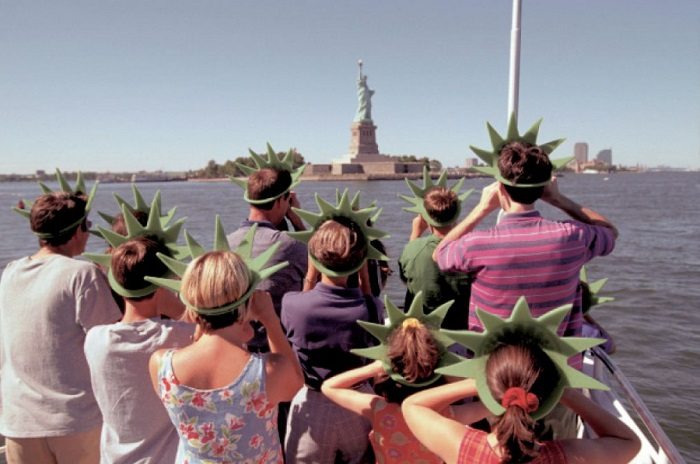 10-hilarious-tourist-photo-fails