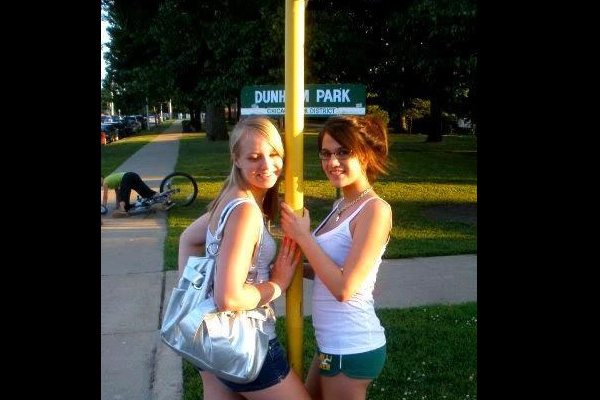 This is some of the best photo bombing we've come across.