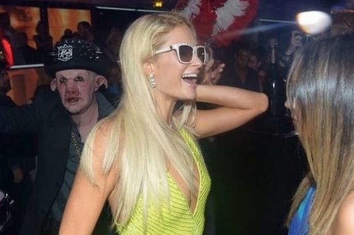 1-scary-photobombs-wont-let-you-sleep-tonight-nightmare
