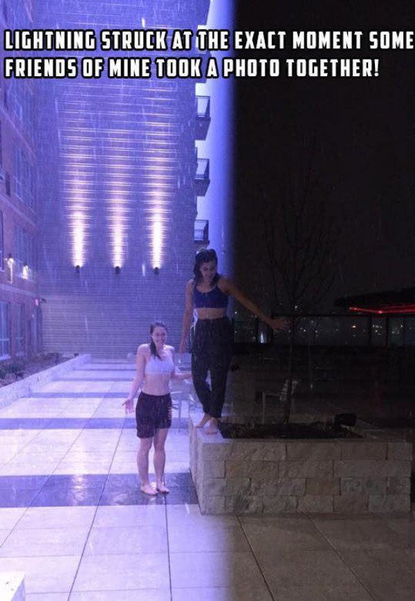 10-lightning-storm-struck-perfectly-timed-photo