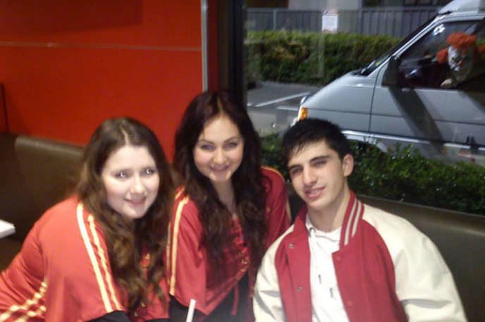 12-scary-photobombs-wont-let-you-sleep-tonight-nightmare