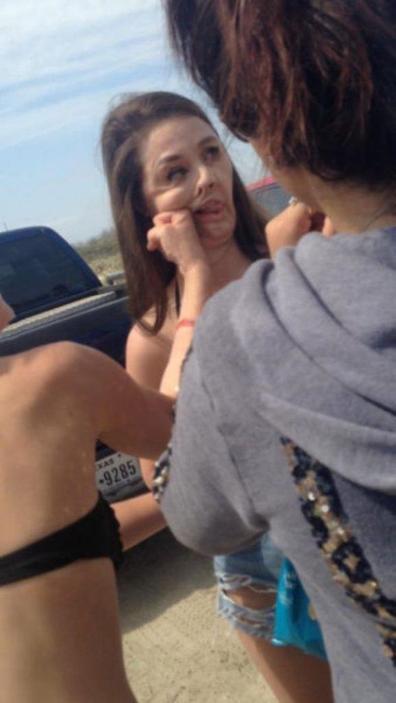 14-woman-hitting-funny-face