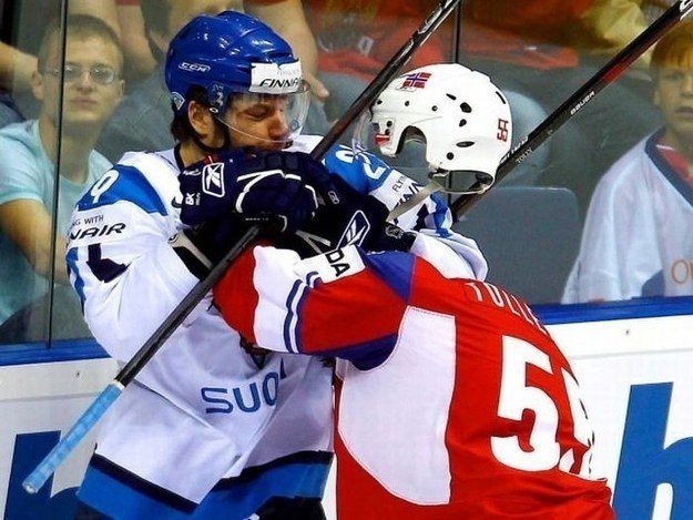 15-headless-photo-hockey