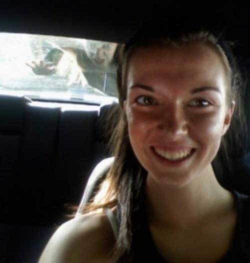 15-scary-photobombs-wont-let-you-sleep-tonight-nightmare