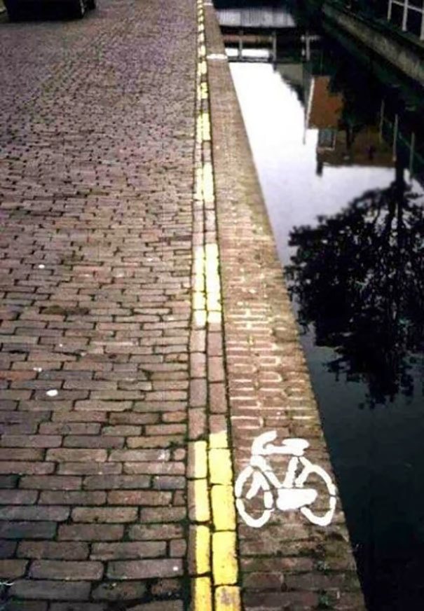 2-mindblowing-design-mistakes-funny