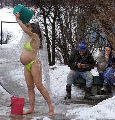 2-weird-photos-showing-how-crazy-world-really-is