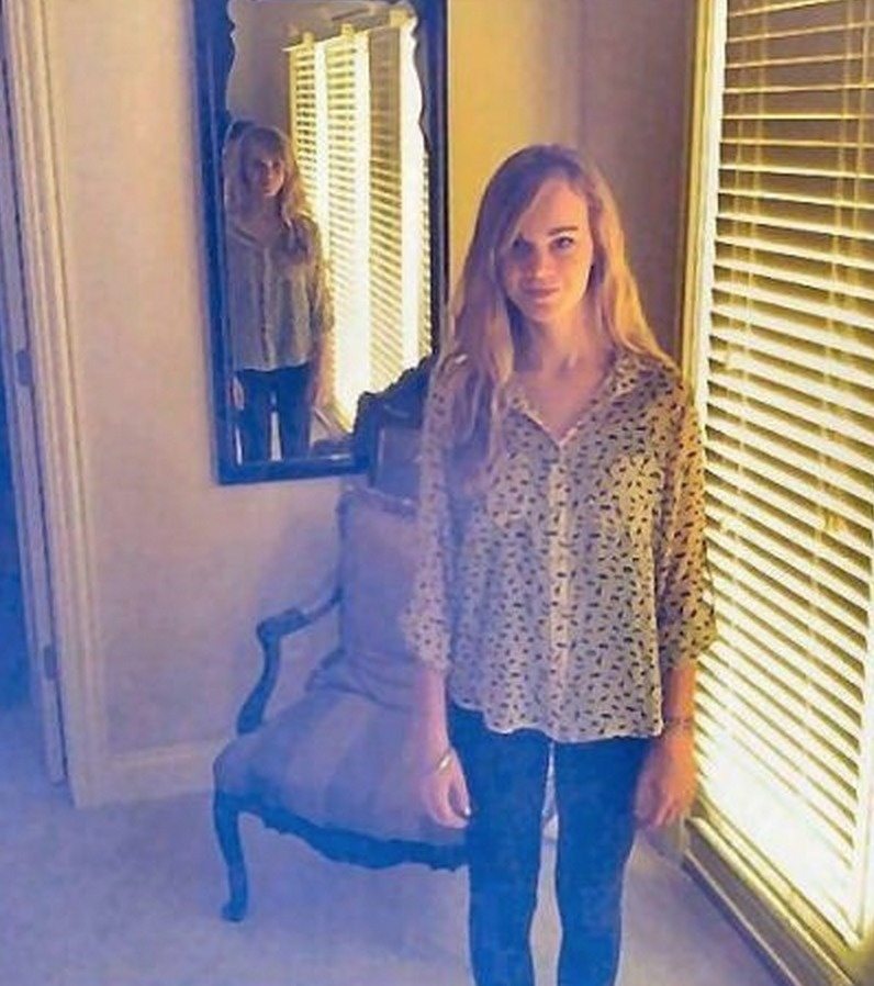 5-scary-photobombs-wont-let-you-sleep-tonight-nightmare