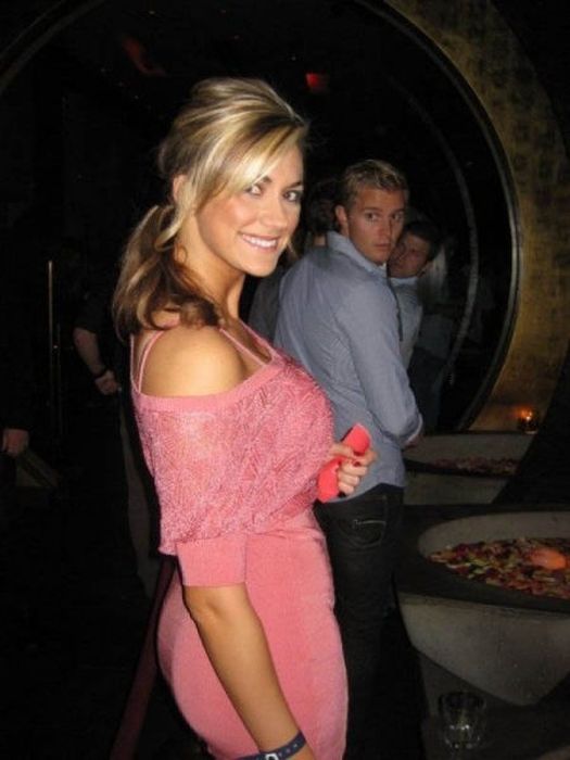 12-hilarious-people-caught-staring-photos