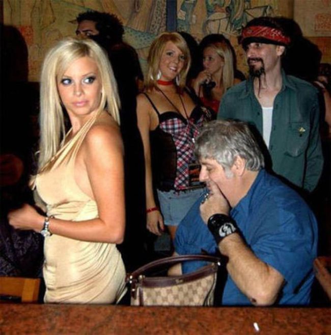 16-hilarious-people-caught-staring-photos