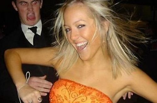 11-beautiful-girls-getting-photobombed-hilariously