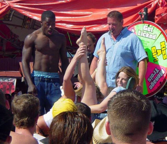 6-pics-crazy-world-we-live-in