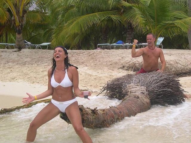 4-funniest-beach-moments-ever-summer